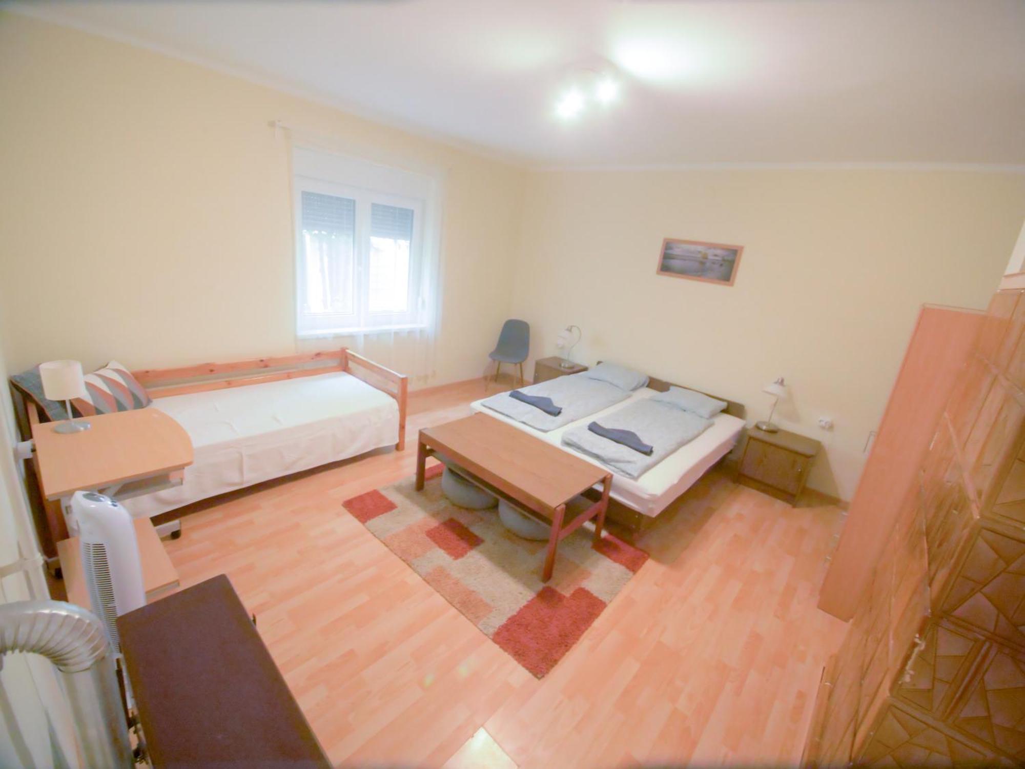 Estike Apartment Balatonlelle Luaran gambar