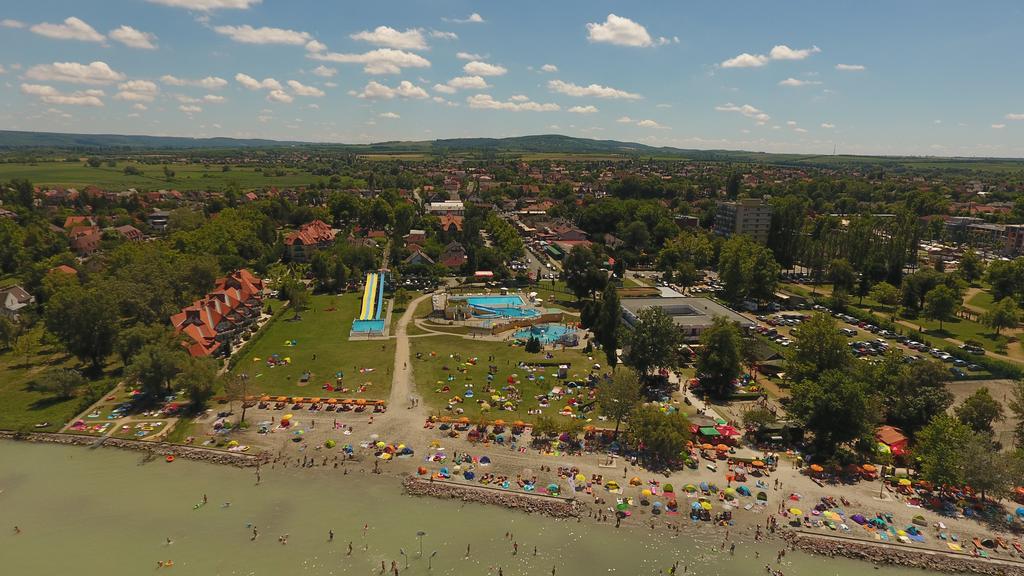 Estike Apartment Balatonlelle Luaran gambar